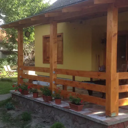 Kajut Apartman Σπίτι διακοπών Balatonfenyves