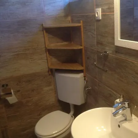בית נופש Kajut Apartman