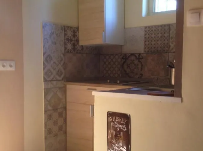 Kajut Apartman * Балатонфеньвеш